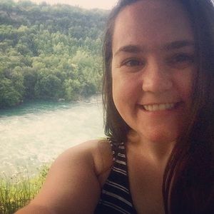 Meet your Posher, Laura